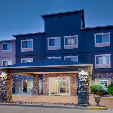 Baymont By Wyndham Henderson-Northeast Denver Exterior photo