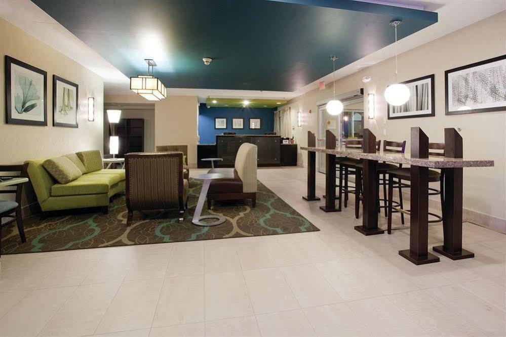 Baymont By Wyndham Henderson-Northeast Denver Exterior photo